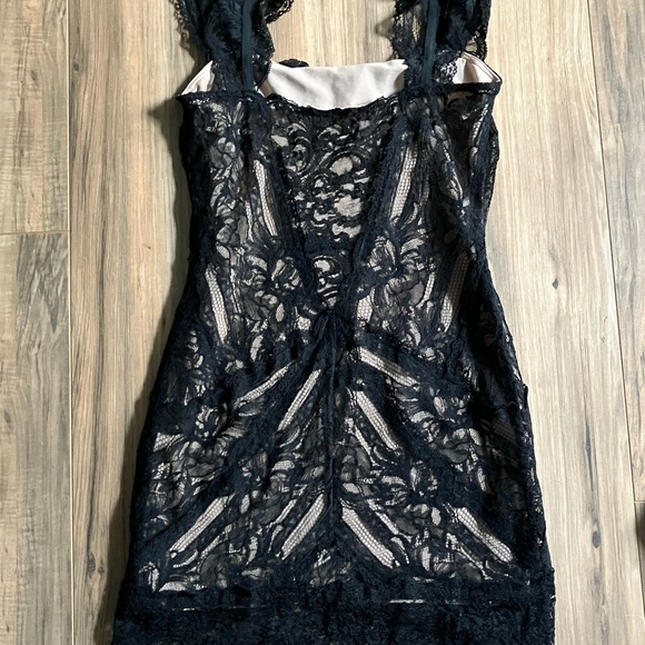 ASO Elena Gilbert Nicole Miller Dress - Picture 3 of 8